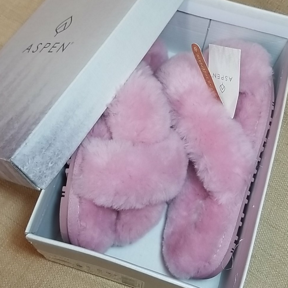 Slippers from natural fur for girls